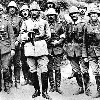 Atatürk ve Silah Arkadaşlarının İstanbul'u Düşman İşgalinden Kurtarması